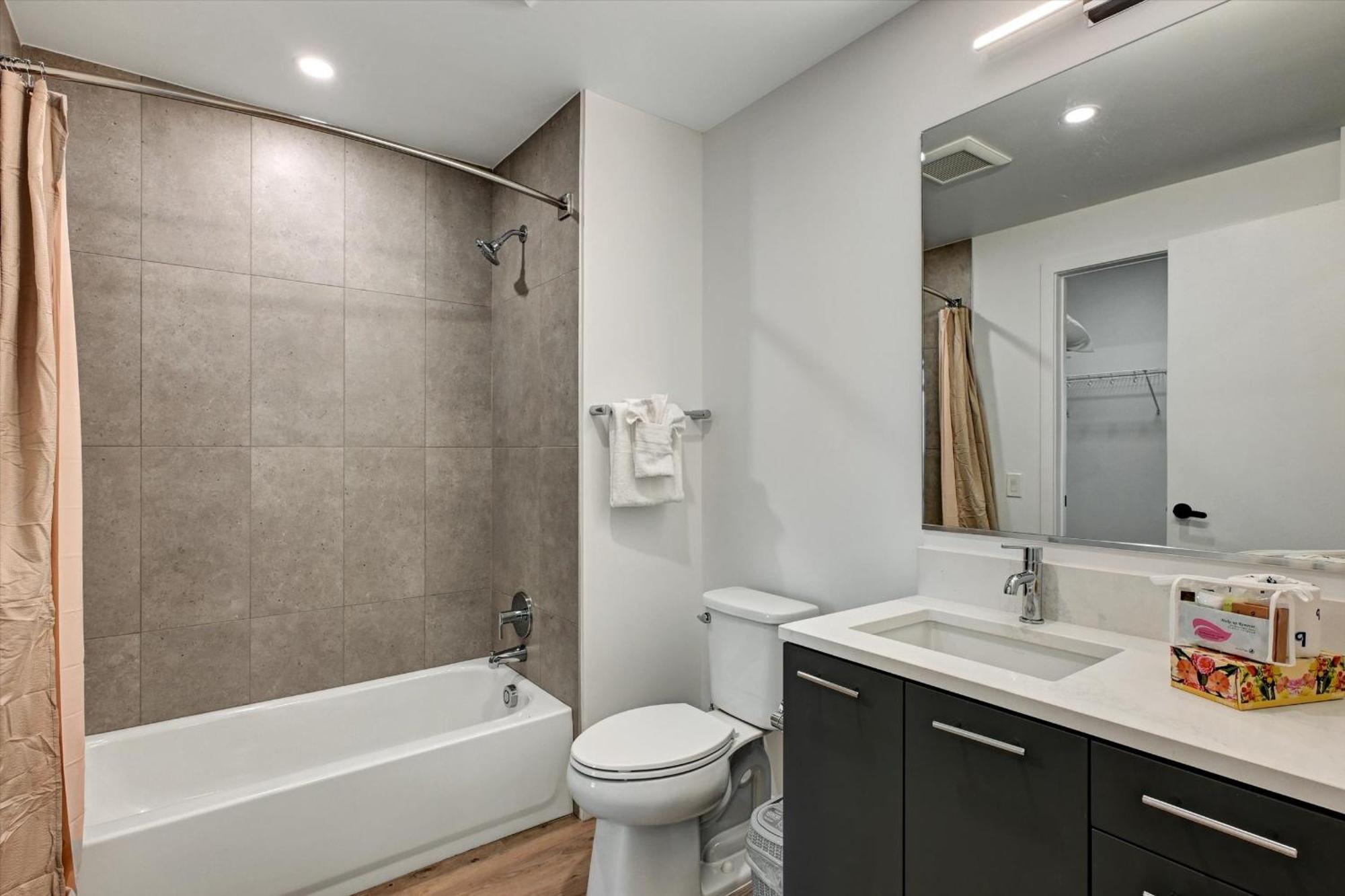 Global Luxury Suites At Town Center Рэстон Экстерьер фото